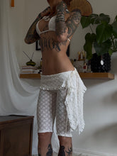 Load image into Gallery viewer, White lace capri/pedal pushers