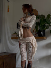 Load image into Gallery viewer, Cream/apricot lace top and capri/pedal pusher set (one off)