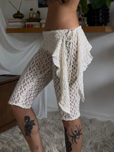 Load image into Gallery viewer, Cream lace capri/pedal pushers