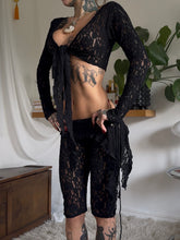 Load image into Gallery viewer, Black lace long sleeved top and capri/ pedal pusher set

