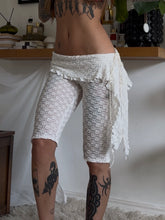 Load image into Gallery viewer, White lace capri/pedal pushers
