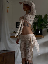 Load image into Gallery viewer, Cream/apricot lace top and capri/pedal pusher set (one off)
