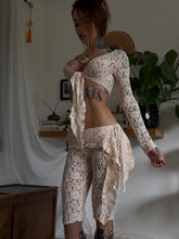 Load image into Gallery viewer, Cream/apricot lace top and capri/pedal pusher set (one off)
