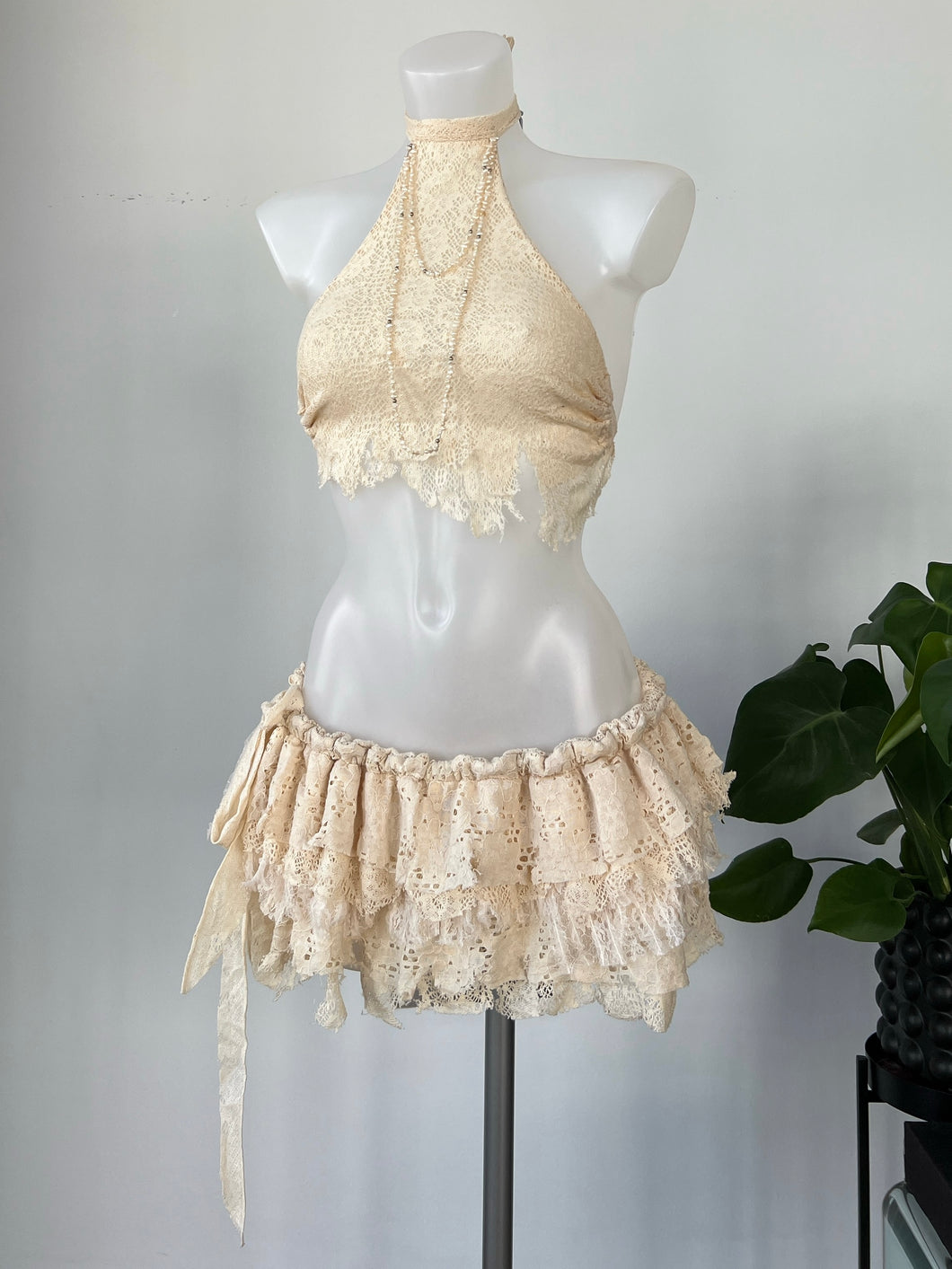 Lace shredded pixie set, cream