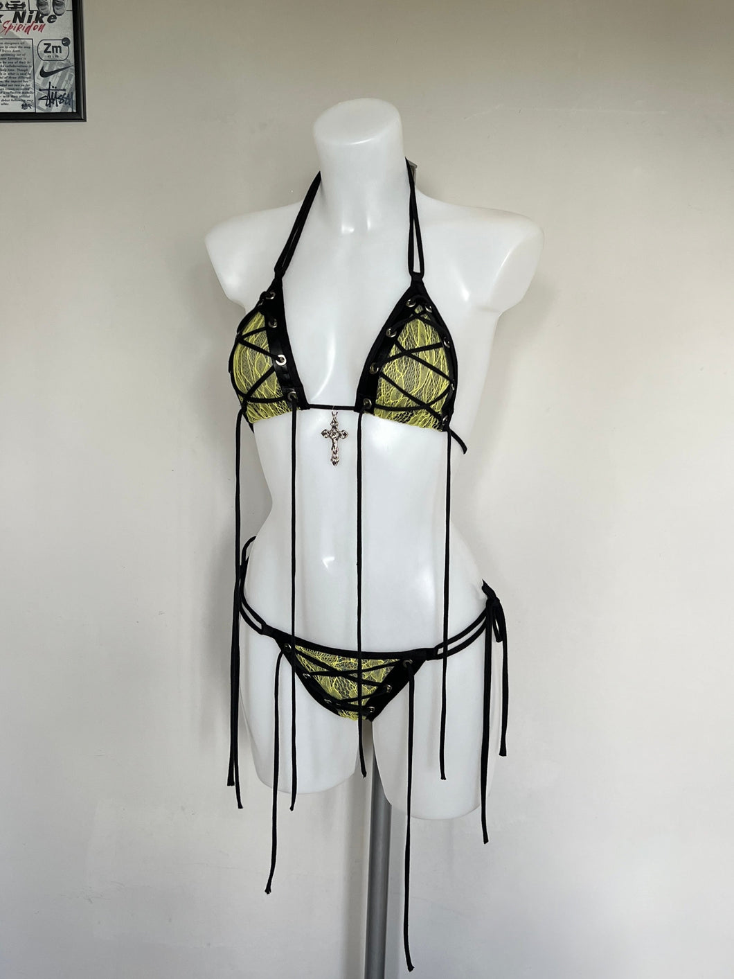 Lace eyelet bikini, yellow
